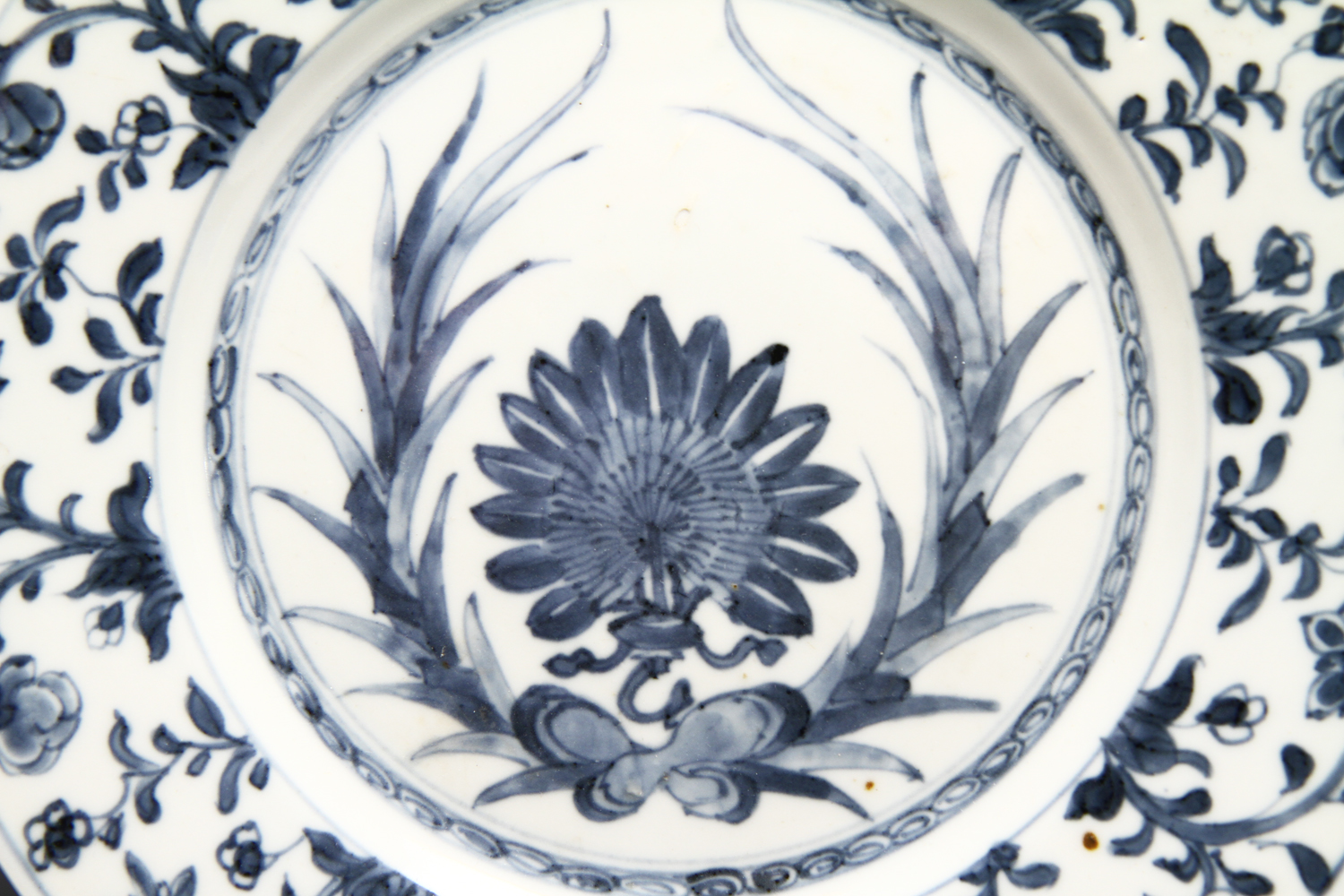 1137 - A Kangxi plate c 1700